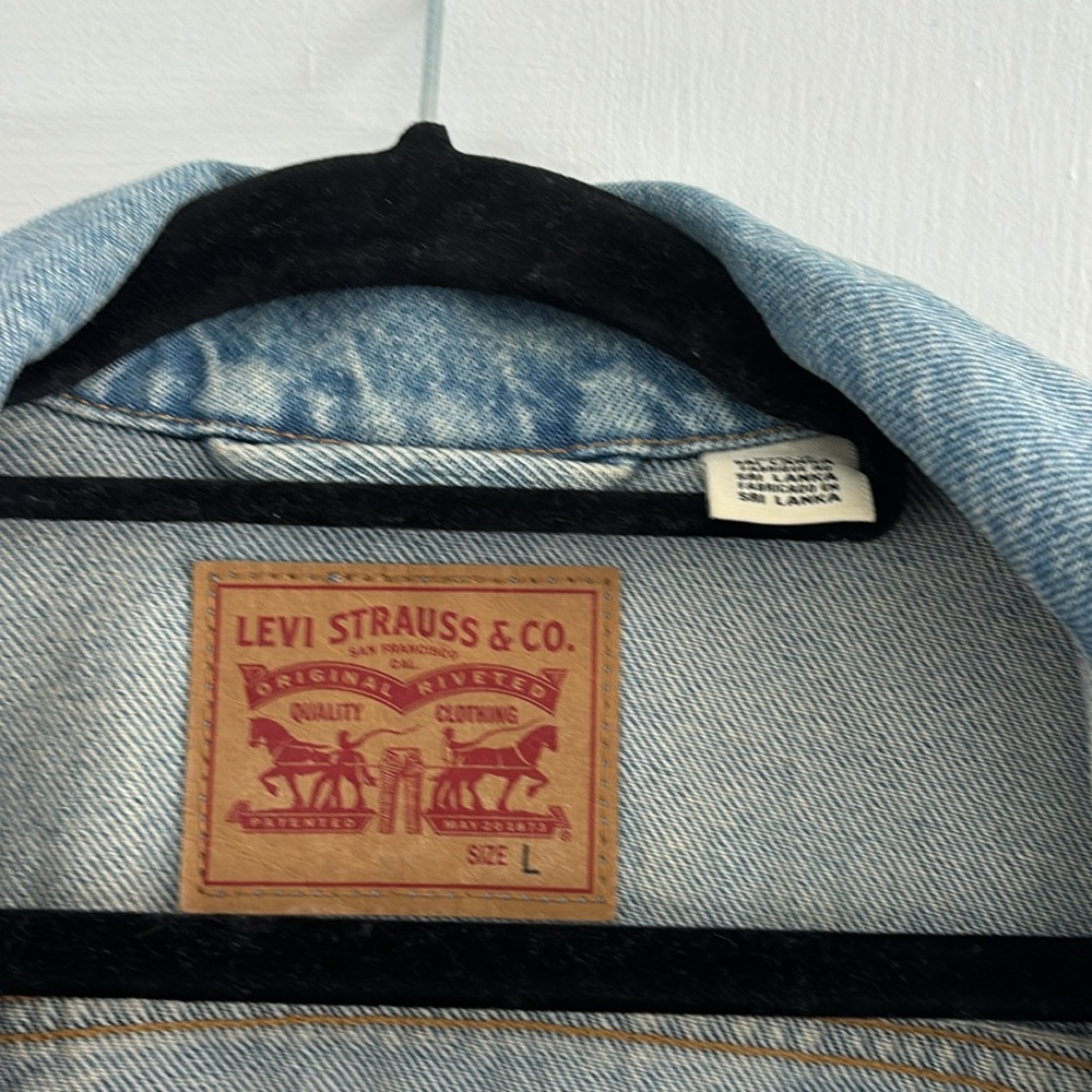 Denim Levi’s jacket - Picture 4 of 4